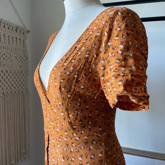 🛍 F21 orange floral dress. - Picture 2 of 3